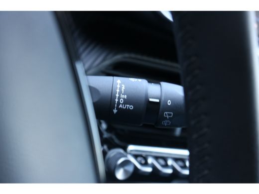 Peugeot 208 1.2 PureTech Allure Pack | Trekhaak | Adapt. cruise control | Lichtmetalen velgen | Stoelverwarmi... ActivLease financial lease