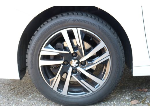 Peugeot 208 1.2 PureTech Allure Pack | Trekhaak | Adapt. cruise control | Lichtmetalen velgen | Stoelverwarmi... ActivLease financial lease