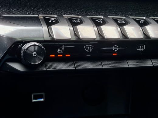 Peugeot 3008 1.6 BLUE-HDI GT-Line PANODAK SPORTLEDER 19 INCH-LMV NAVI CAMERA LED  PDC ORG.127d.KM!!! ActivLease financial lease