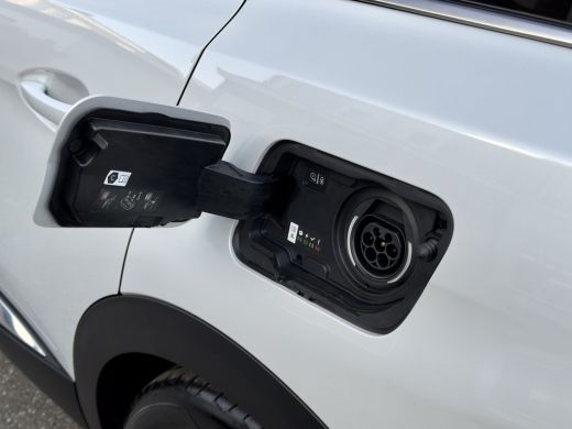 Peugeot 3008 1.6 GT-LINE HYBRID 225 BLUE AUT8 LEDER NAVI CAMERA  VIRTUAL-DASH LED LMV PDC ActivLease financial lease