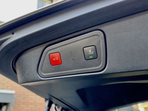 Peugeot 3008 1.6 GT-LINE HYBRID 225 BLUE AUT8 LEDER NAVI CAMERA  VIRTUAL-DASH LED LMV PDC ActivLease financial lease