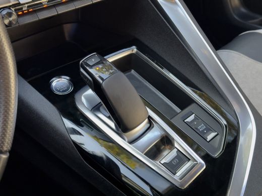 Peugeot 3008 1.6 GT-LINE HYBRID 225 BLUE AUT8 LEDER NAVI CAMERA  VIRTUAL-DASH LED LMV PDC ActivLease financial lease