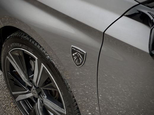 Peugeot 308 SW 1.2 AUT8 GT-PACK SL.37D.KM! PANODAK LEDER NAVI CAMERA DIGI-DASH APPLE-CARPLAY LED LMV PDC ActivLease financial lease