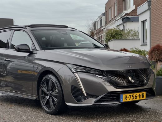 Peugeot 308 SW 1.2 AUT8 GT-PACK SL.37D.KM! PANODAK LEDER NAVI CAMERA DIGI-DASH APPLE-CARPLAY LED LMV PDC ActivLease financial lease