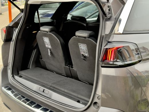 Peugeot 5008 1.2 AUT8 PURETECH ALLURE PACK. 7PERS LEDER NAVI CAMERA APPLE-CARPLAY DIGI-DASH LED LMV PDC ActivLease financial lease