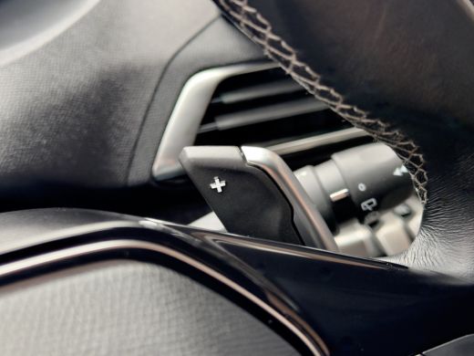 Peugeot 5008 1.2 AUT8 PURETECH ALLURE PACK. 7PERS LEDER NAVI CAMERA APPLE-CARPLAY DIGI-DASH LED LMV PDC ActivLease financial lease