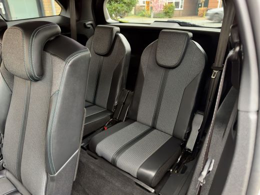 Peugeot 5008 1.2 AUT8 PURETECH ALLURE PACK. 7PERS LEDER NAVI CAMERA APPLE-CARPLAY DIGI-DASH LED LMV PDC ActivLease financial lease