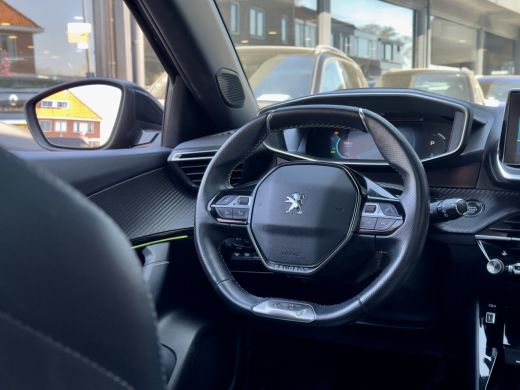 Peugeot e-2008 91,4% SOH 79D.KM!! PANODAK LEDER NAVI CAMERA DIGI-DASH APPLE-CARPLAY LED LMV PARK-ASSIST PDC ActivLease financial lease