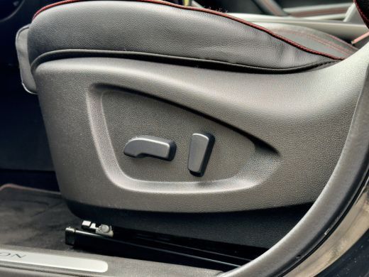 Renault Kadjar 1.3 TCe AUT7 BLACK EDITION DESIGNO-LEDER NAVI CAMERA LED LMV PDC ActivLease financial lease