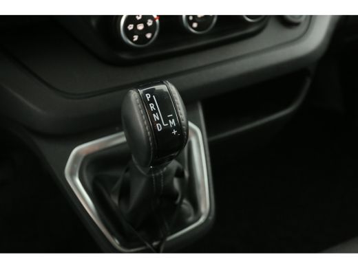 Renault Trafic 2.0 Blue dC1 150 L2H1 | Automaat | Airco | Camera | Cruise | 3 Zits | Trekhaak | Carplay | LED ActivLease financial lease