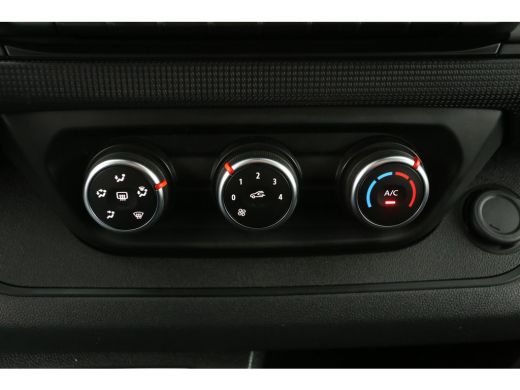 Renault Trafic 2.0 Blue dC1 150 L2H1 | Automaat | Airco | Camera | Cruise | 3 Zits | Trekhaak | Carplay | LED ActivLease financial lease