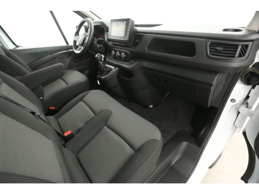 Renault Trafic 2.0 Blue dC1 150 L2H1 | Automaat | Airco | Camera | Cruise | 3 Zits | Trekhaak | Carplay | LED ActivLease financial lease