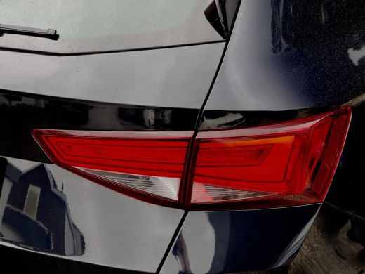 Seat Ateca 1.5 TSI AUT7 FR INTENSE 150PK PANODAK LEDER NAVI CAMERA360 DIGI-DASH CARPLAY LED LMV PDC ActivLease financial lease