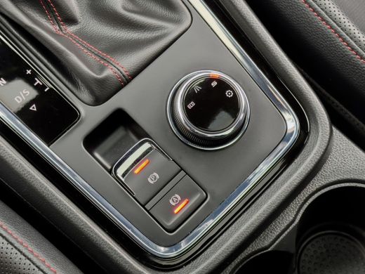 Seat Ateca 1.5 TSI AUT7 FR INTENSE 150PK PANODAK LEDER NAVI CAMERA360 DIGI-DASH CARPLAY LED LMV PDC ActivLease financial lease