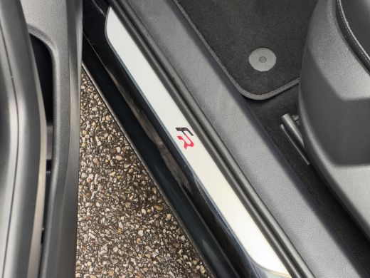 Seat Ateca 1.5 TSI AUT7 FR INTENSE 150PK PANODAK LEDER NAVI CAMERA360 DIGI-DASH CARPLAY LED LMV PDC ActivLease financial lease