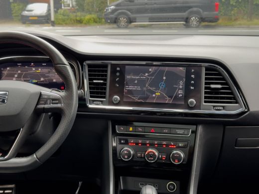 Seat Ateca 1.5 TSI AUT7 FR INTENSE 150PK PANODAK LEDER NAVI CAMERA360 DIGI-DASH CARPLAY LED LMV PDC ActivLease financial lease