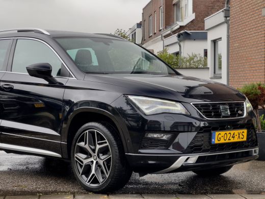 Seat Ateca 1.5 TSI AUT7 FR INTENSE 150PK PANODAK LEDER NAVI CAMERA360 DIGI-DASH CARPLAY LED LMV PDC ActivLease financial lease