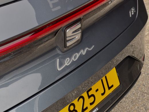 Seat Leon 1.0 TSI FR LAUNCH EDITION 95D.KM!! LEDER NAVI DIGI-DASH APPLE-CARPLAY LED LMV PDC ActivLease financial lease