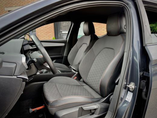 Seat Leon 1.0 TSI FR LAUNCH EDITION 95D.KM!! LEDER NAVI DIGI-DASH APPLE-CARPLAY LED LMV PDC ActivLease financial lease