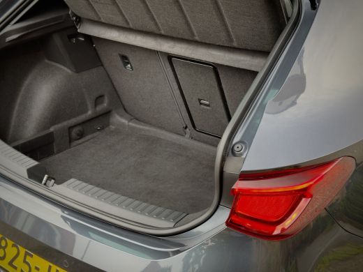 Seat Leon 1.0 TSI FR LAUNCH EDITION 95D.KM!! LEDER NAVI DIGI-DASH APPLE-CARPLAY LED LMV PDC ActivLease financial lease