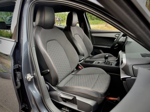 Seat Leon 1.0 TSI FR LAUNCH EDITION 95D.KM!! LEDER NAVI DIGI-DASH APPLE-CARPLAY LED LMV PDC ActivLease financial lease