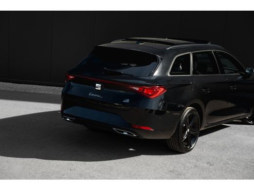 Seat Leon Sportstourer 1.5 TSI eHybrid 204pk FR Business | Panoramadak | Camera | Dodehoekassistent | 17" ActivLease financial lease