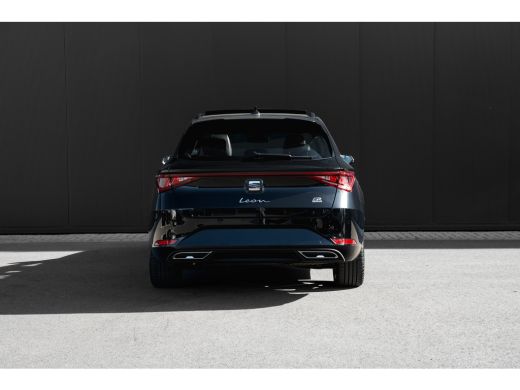 Seat Leon Sportstourer 1.5 TSI eHybrid 204pk FR Business | Panoramadak | Camera | Dodehoekassistent | 17" ActivLease financial lease
