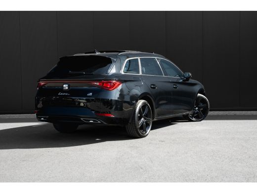 Seat Leon Sportstourer 1.5 TSI eHybrid 204pk FR Business | Panoramadak | Camera | Dodehoekassistent | 17" ActivLease financial lease