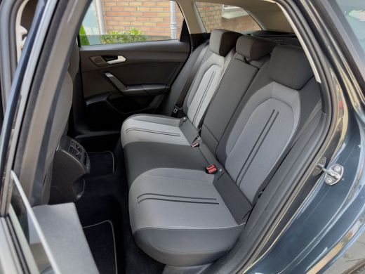 Seat Leon Sportstourer 1.5 TSI STYLE APPLE-CARPLAY PARK-ASSIST AIRCO LED LMV PDC ActivLease financial lease