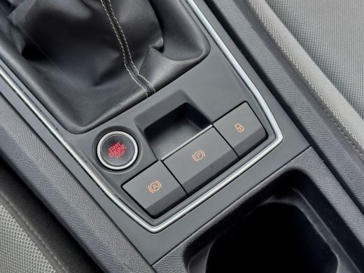 Seat Leon Sportstourer 1.5 TSI STYLE APPLE-CARPLAY PARK-ASSIST AIRCO LED LMV PDC ActivLease financial lease