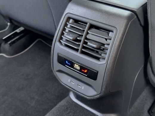 Seat Leon Sportstourer 1.5 TSI STYLE APPLE-CARPLAY PARK-ASSIST AIRCO LED LMV PDC ActivLease financial lease