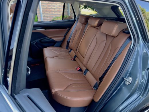 Skoda Enyaq iV 80. PANODAK VOL-LEDER NAVI CAMERA360 DIGI-DASH APPLE-CARPLAY LED 22 INCH-LMV PDC ActivLease financial lease