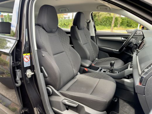 Skoda Karoq 1.0 TSI EDITION DESIGNO-INT NAVI AIRCO APPLE-CARPLAY PARK-ASSIST LED LMV PDC ActivLease financial lease