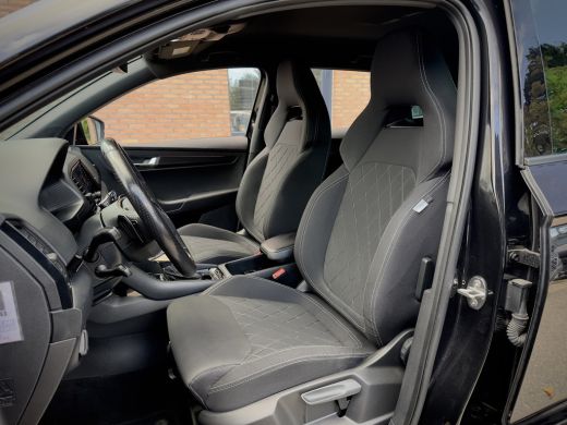 Skoda Karoq 1.5 TSI ACT AUT7 SPORTLINE NAVI CAMERA DIGI-DASH APPLE-CARPLAY LED LMV PDC ActivLease financial lease