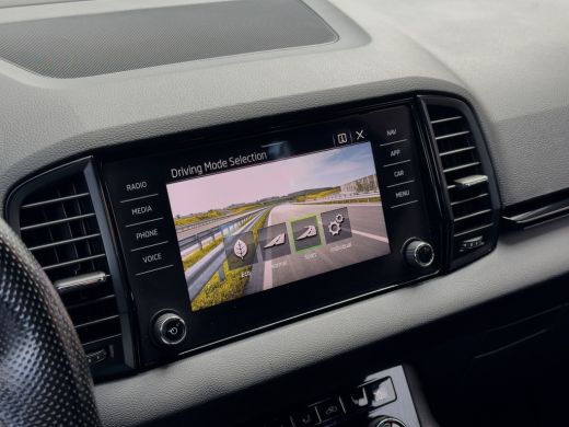 Skoda Karoq 1.5 TSI ACT AUT7 SPORTLINE NAVI CAMERA DIGI-DASH APPLE-CARPLAY LED LMV PDC ActivLease financial lease