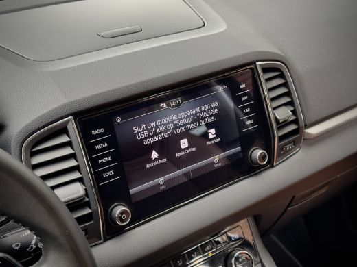 Skoda Karoq 1.5 TSI AUT7/DSG ACT EDITION LEDER NAVI AIRCO PARK-ASSIST APPLE-CARPLAY LED LMV PDC ActivLease financial lease