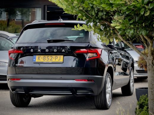 Skoda Karoq 1.5 TSI AUT7/DSG ACT EDITION LEDER NAVI AIRCO PARK-ASSIST APPLE-CARPLAY LED LMV PDC ActivLease financial lease