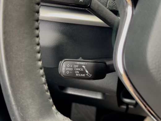 Skoda Karoq 1.5 TSI AUT7/DSG ACT EDITION LEDER NAVI AIRCO PARK-ASSIST APPLE-CARPLAY LED LMV PDC ActivLease financial lease