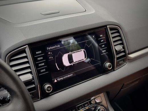 Skoda Karoq 1.5 TSI AUT7/DSG ACT EDITION LEDER NAVI AIRCO PARK-ASSIST APPLE-CARPLAY LED LMV PDC ActivLease financial lease