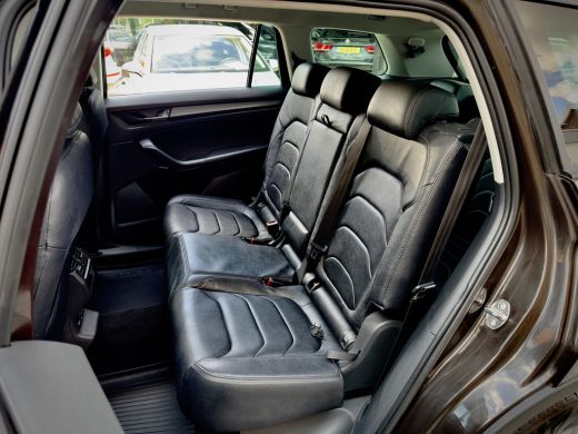 Skoda Kodiaq 1.4 TSI 7PERS AUT6 VOL-LEDER NAVI CAMERA APPLE-CARPLAY LED LMV PDC ActivLease financial lease