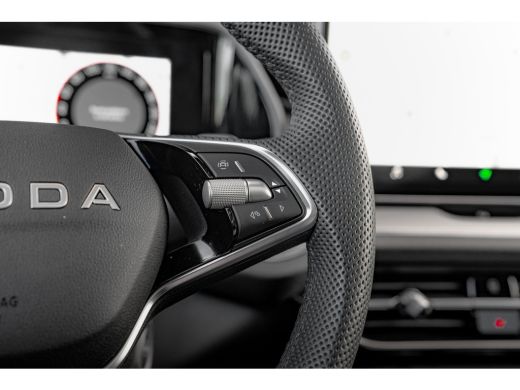 Skoda Kodiaq 1.5 TSI PHEV 204 PK Sportline Business Panoramadak | Wegklapbare trekhaak | Adaptive cruise contr... ActivLease financial lease