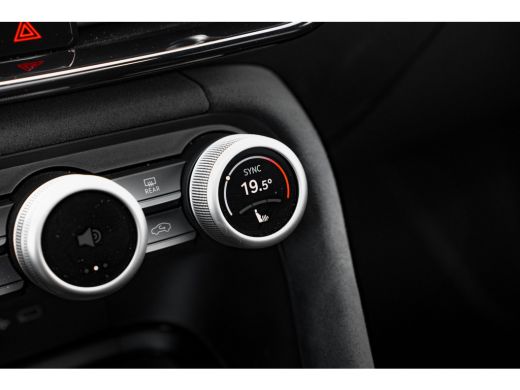 Skoda Kodiaq 1.5 TSI PHEV 204 PK Sportline Business Panoramadak | Wegklapbare trekhaak | Adaptive cruise contr... ActivLease financial lease