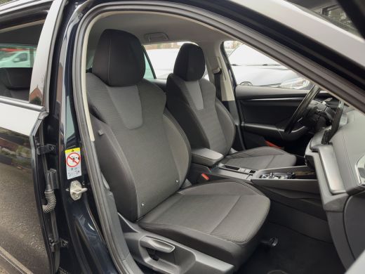 Skoda Octavia Combi 1.4 TSI AUT6 iV PHEV EDITION NAVI AIRCO DIGI-DASH APPLE-CARPLAY LED LMV PDC NIEUWSTE MODEL !! ActivLease financial lease