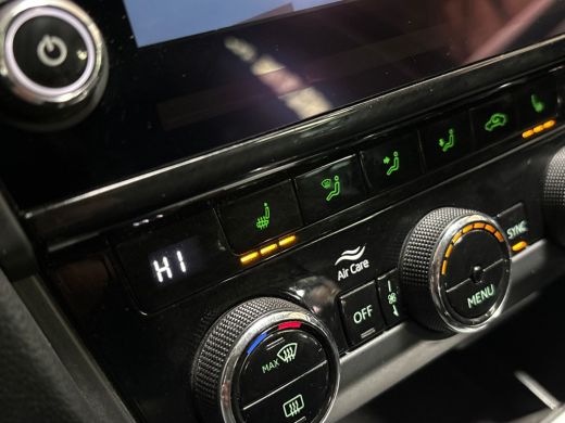 Skoda Octavia Combi 1.5 TSI Greentech Sport 150Pk Automaat (APPLE CARPLAY, GROOT NAVI, CLIMATE, STOELVERWARMING... ActivLease financial lease