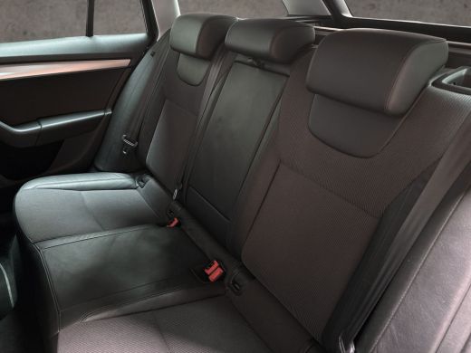 Skoda Octavia Combi 1.5 TSI Greentech Sport 150Pk Automaat (APPLE CARPLAY, GROOT NAVI, CLIMATE, STOELVERWARMING... ActivLease financial lease