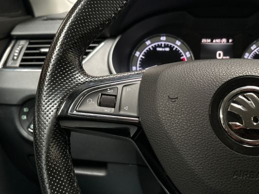 Skoda Octavia Combi 1.5 TSI Greentech Sport 150Pk Automaat (APPLE CARPLAY, GROOT NAVI, CLIMATE, STOELVERWARMING... ActivLease financial lease