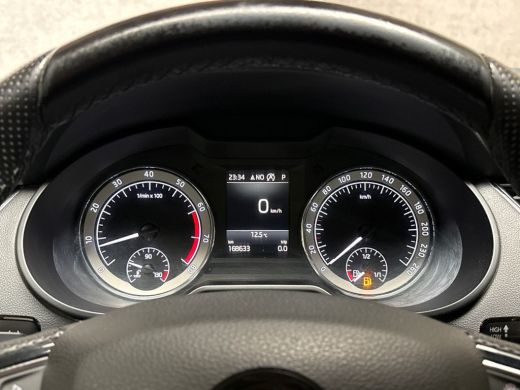 Skoda Octavia Combi 1.5 TSI Greentech Sport 150Pk Automaat (APPLE CARPLAY, GROOT NAVI, CLIMATE, STOELVERWARMING... ActivLease financial lease