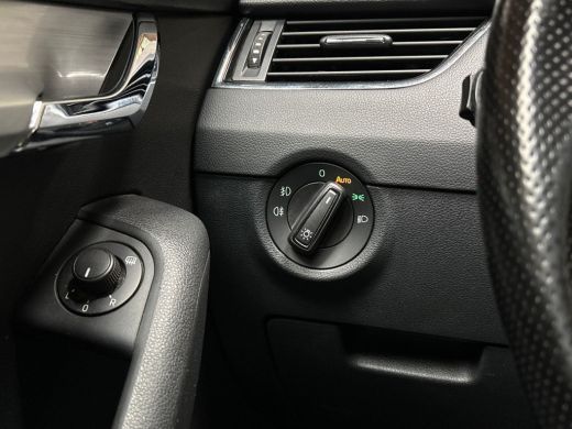 Skoda Octavia Combi 1.5 TSI Greentech Sport 150Pk Automaat (APPLE CARPLAY, GROOT NAVI, CLIMATE, STOELVERWARMING... ActivLease financial lease