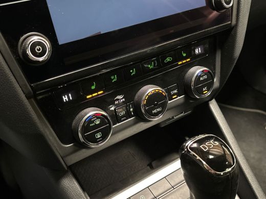 Skoda Octavia Combi 1.5 TSI Greentech Sport 150Pk Automaat (APPLE CARPLAY, GROOT NAVI, CLIMATE, STOELVERWARMING... ActivLease financial lease