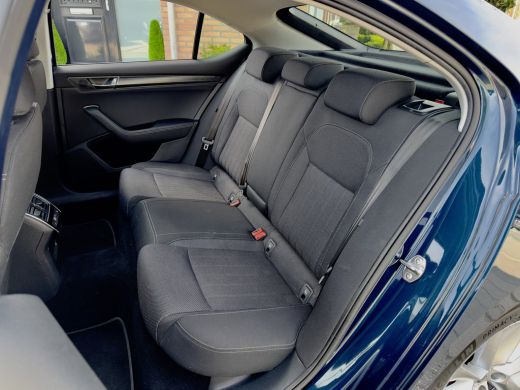 Skoda Superb 1.4 TSI iV AUT6 EDITION PLUS PANODAK LEDER NAVI CAMERA DIGI-DASH APPLE-CARPLAY LED LMV PDC ActivLease financial lease